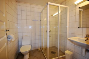 Gurvikdal 6 bathroom