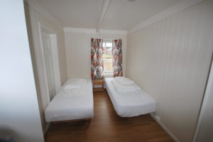 206 C bedroom2